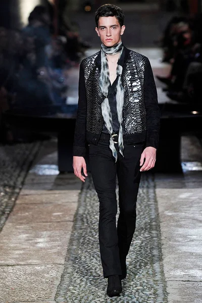 Look 38